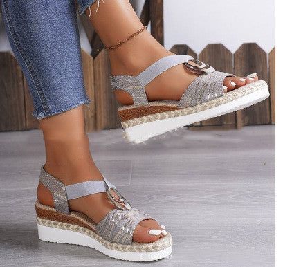 Sandales À Talon Compensé – Légèreté d'Été & Style Naturel